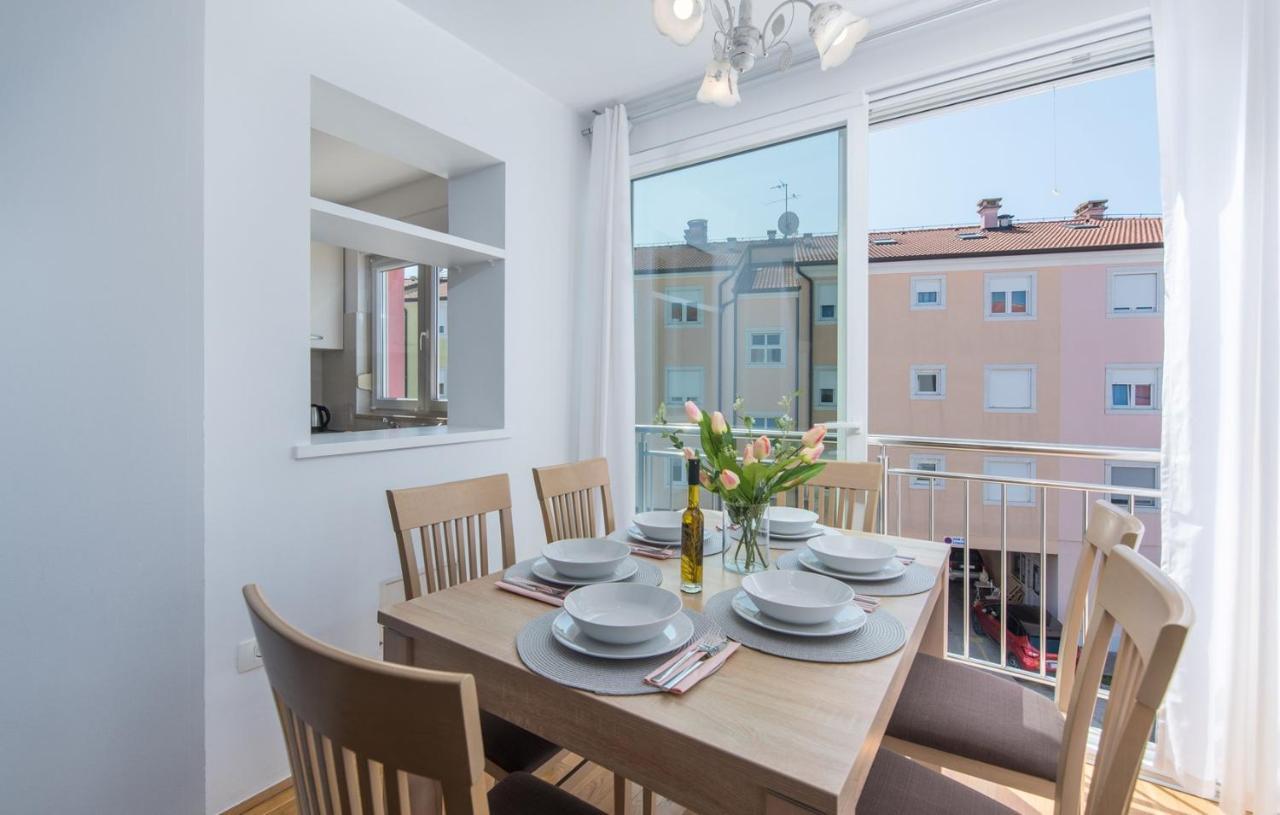 Apartment Melarnian Near The Beach In Umag Dış mekan fotoğraf